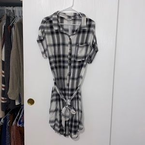 American Eagle Short Sleeve Fall Black and White Plaid Dress